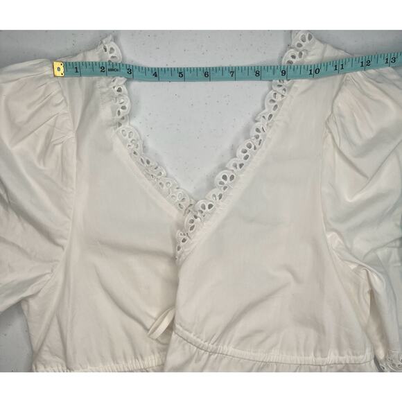 Chelsea & Violet women's white eyelet blouse short sleeve crop top v-neck M NWT - Picture 12 of 15